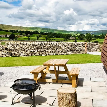 Malhamdale Glamping Hotel Skipton Exterior photo